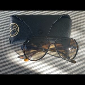 Women’s Ray-Ban Sunglasses